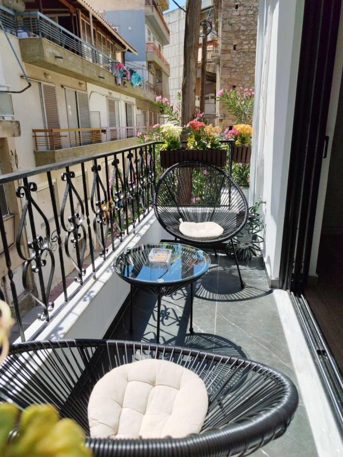 Luxurious Apartment In The Heart Of Town ! Loutraki  Exterior photo